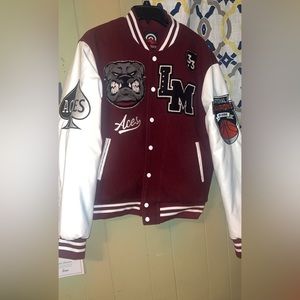 Tried on one time, I just need it out my closet, not wearing it no more